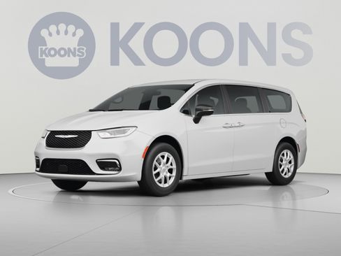 Used 2024 Chrysler Pacifica Touring-L FWD image 1