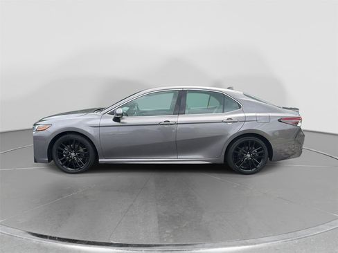 Used 2024 Toyota Camry XSE FWD image 2