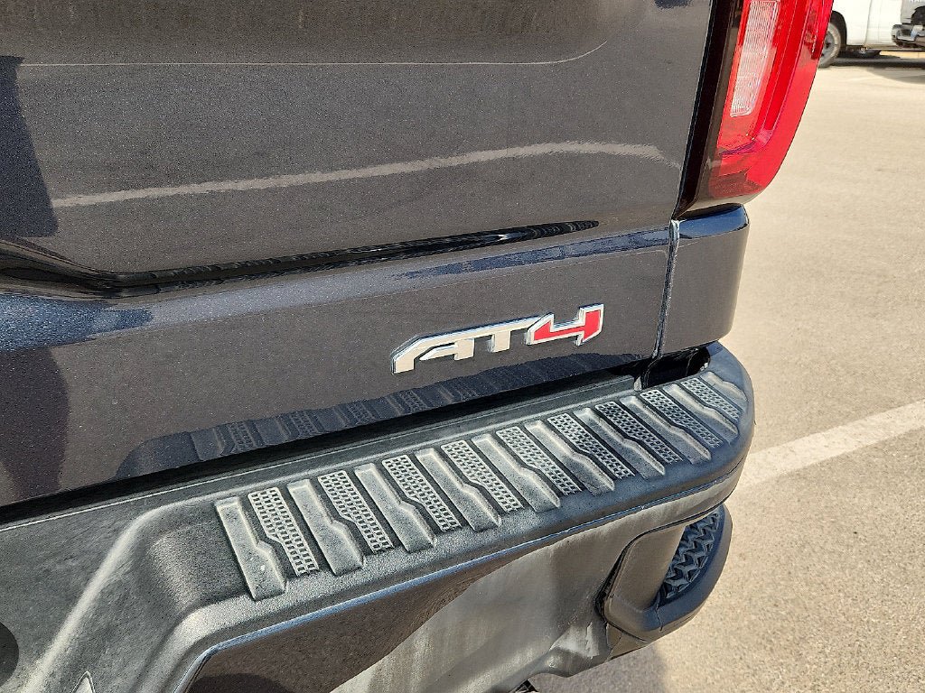 Used 2021 GMC Sierra 1500 AT4 w/ AT4 Preferred Package AWD/4WD image 14