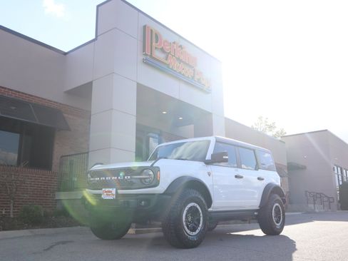 Used 2023 Ford Bronco Badlands image 38