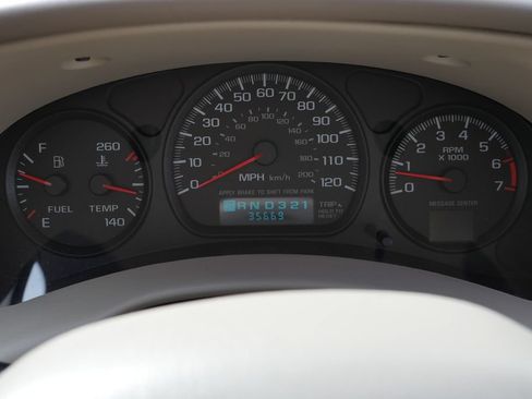 Used 2002 Chevrolet Impala LS w/ Seating Comfort Pkg FWD image 32