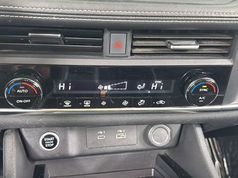 Used 2023 Nissan Rogue SV image 26