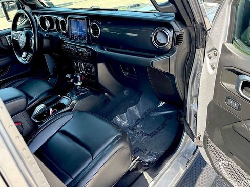 Used 2021 Jeep Wrangler Unlimited Sahara AWD/4WD image 24