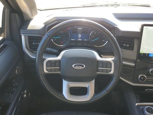 Used 2022 Ford Expedition Max XLT image 27