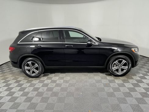 Used 2019 Mercedes-Benz GLC 300 4MATIC image 6