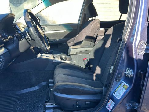 Used 2014 Subaru Outback 2.5i Premium image 11