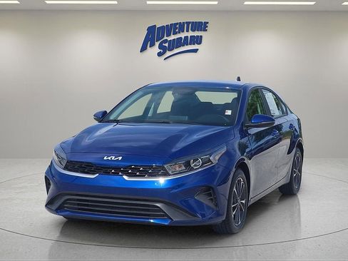 Used 2023 Kia Forte LXS w/ LXS Technology Package FWD image 2