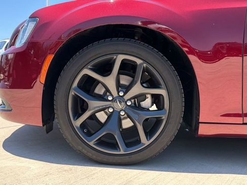 Used 2023 Chrysler 300 Touring w/ Sport Appearance Package RWD image 11
