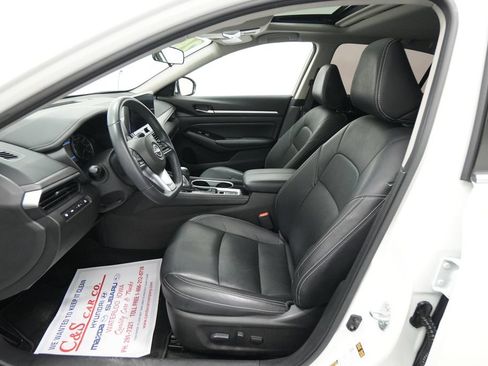 Used 2024 Nissan Altima 2.5 SL AWD/4WD image 14