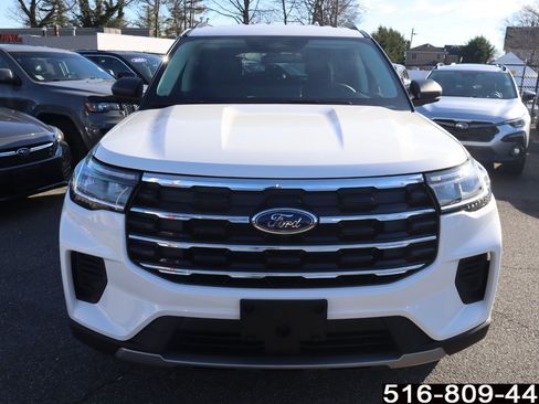 Used 2025 Ford Explorer Active image 2