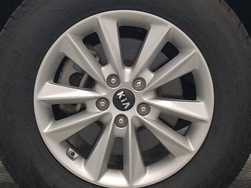 Used 2020 Kia Sorento LX image 31