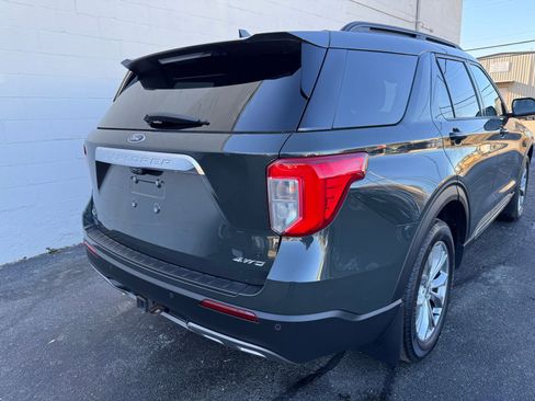 Used 2022 Ford Explorer XLT w/ Equipment Group 202A image 7