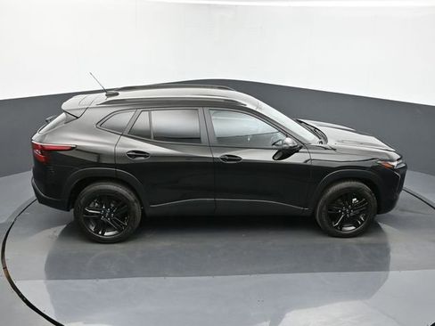 Used 2024 Chevrolet Trax ACTIV w/ Driver Confidence Package image 18