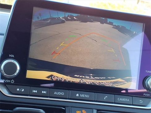 Used 2024 Nissan Altima 2.5 SV image 25