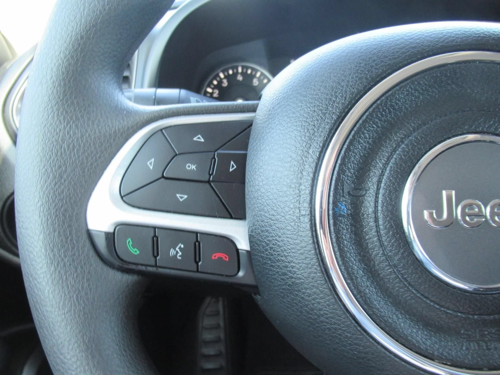 Certified 2023 Jeep Renegade Latitude AWD/4WD image 27