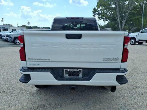 Used 2024 Chevrolet Silverado 2500 High Country w/ Technology Package AWD/4WD image 6