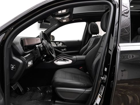 Used 2024 Mercedes-Benz GLS 450 4MATIC image 4