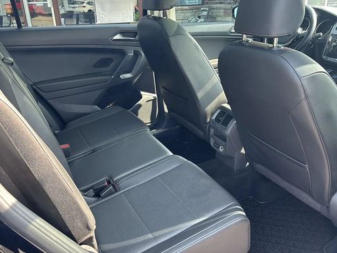 Used 2018 Volkswagen Tiguan SE w/ Panoramic Sunroof Package AWD/4WD image 37