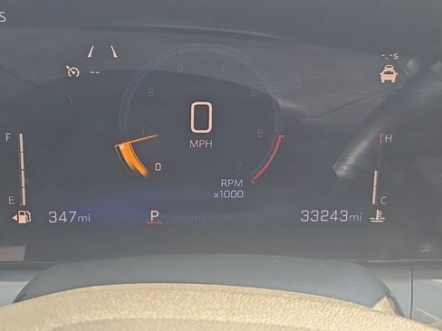 Used 2025 Chevrolet Trax LT w/ LT Convenience Package FWD image 7
