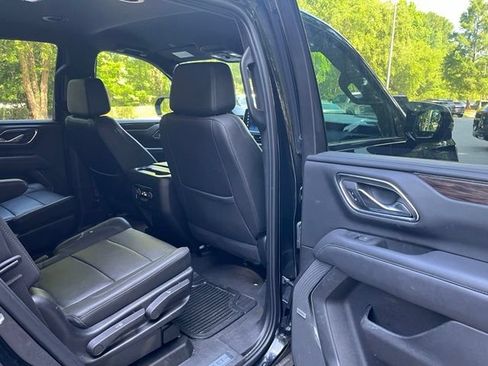 Used 2022 Chevrolet Tahoe Z71 w/ Luxury Package AWD/4WD image 12