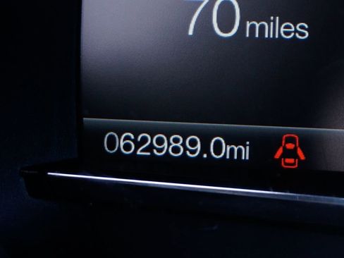 Used 2017 Ford Explorer XLT w/ Equipment Group 201A image 23