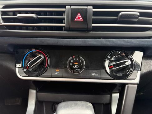 Used 2021 Kia Seltos S FWD image 17