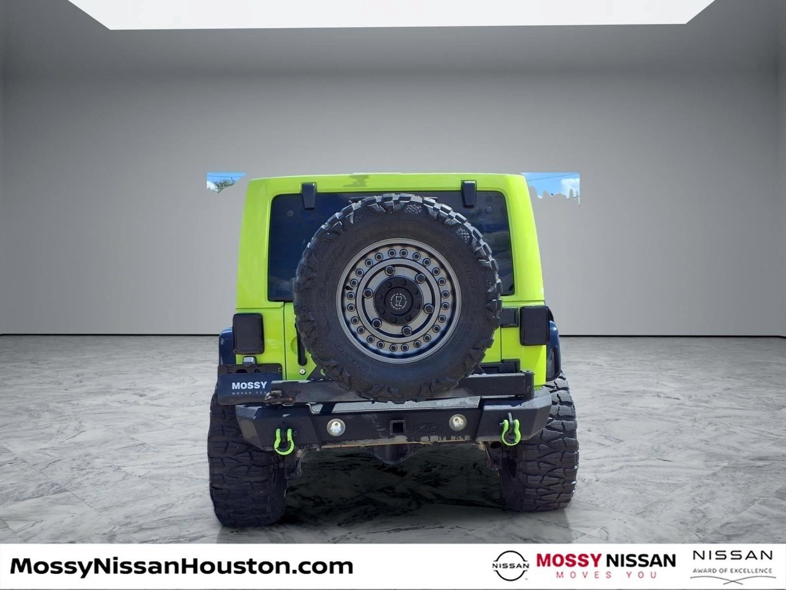 Used 2016 Jeep Wrangler Unlimited Rubicon w/ Connectivity Group AWD/4WD image 6