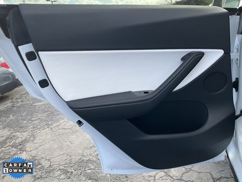 Used 2021 Tesla Model Y Long Range image 48