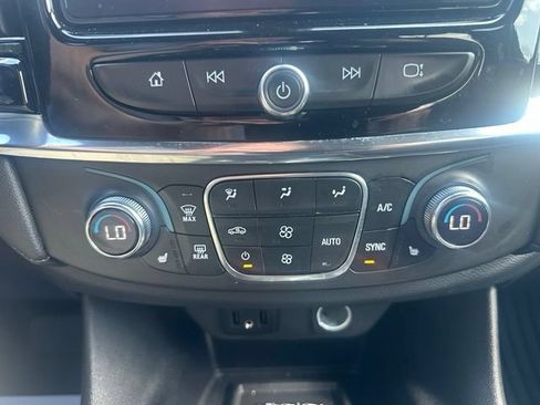Used 2023 Chevrolet Traverse LT AWD/4WD image 31