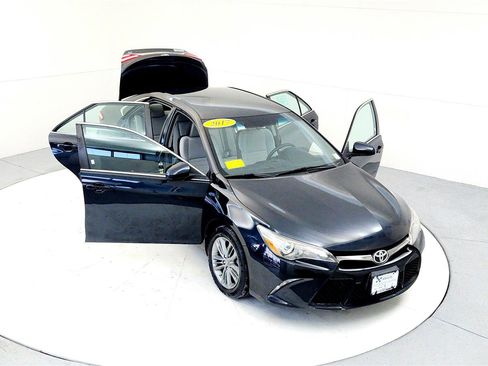 Certified 2017 Toyota Camry SE image 21
