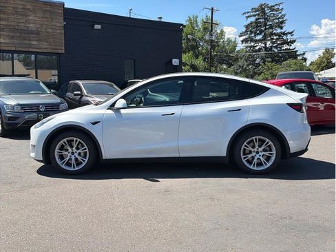 Used 2020 Tesla Model Y Long Range AWD/4WD image 2
