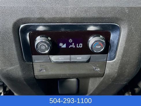 Used 2025 Chevrolet Suburban LT RWD image 27