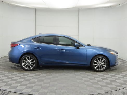 Used 2018 MAZDA MAZDA3 Grand Touring w/ Premium Equipment Package image 4