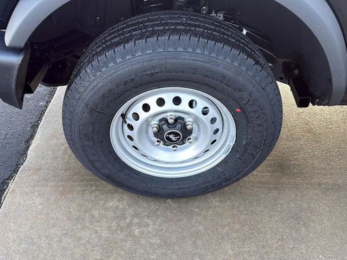 New 2025 Ford Bronco 4-Door image 4