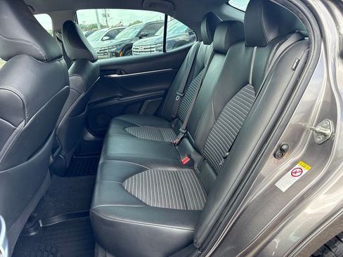 Used 2018 Toyota Camry SE FWD image 28