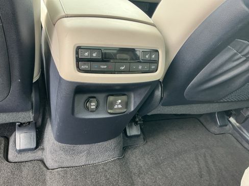 Used 2022 Hyundai Palisade Limited w/ Cargo Package AWD/4WD image 19