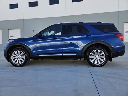 Used 2023 Ford Explorer Limited image 2