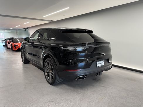 Used 2022 Porsche Cayenne Coupe AWD/4WD image 3