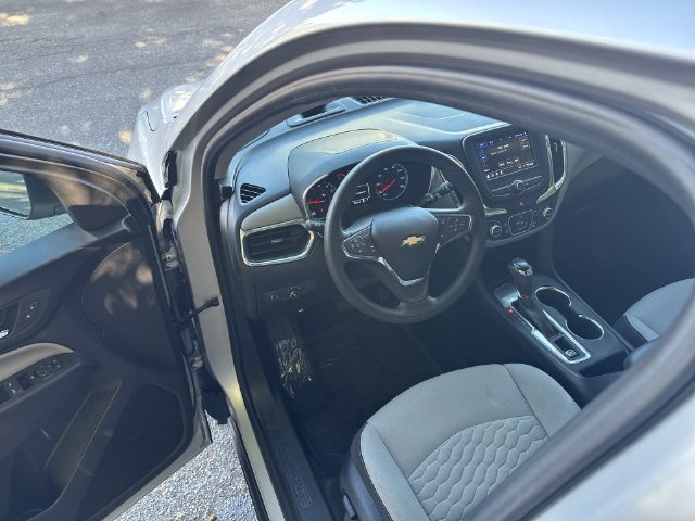 Used 2020 Chevrolet Equinox LS w/ LS Convenience Package FWD image 15