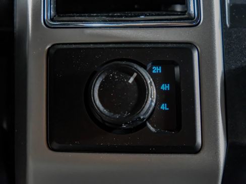 Used 2021 Ford F250 Lariat w/ Lariat Value Package AWD/4WD image 25