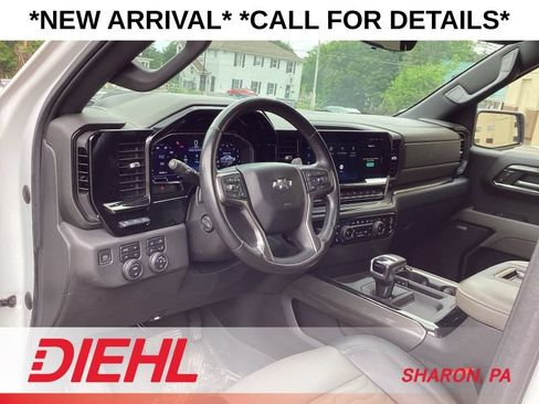 Used 2022 Chevrolet Silverado 1500 ZR2 w/ Technology Package AWD/4WD image 10