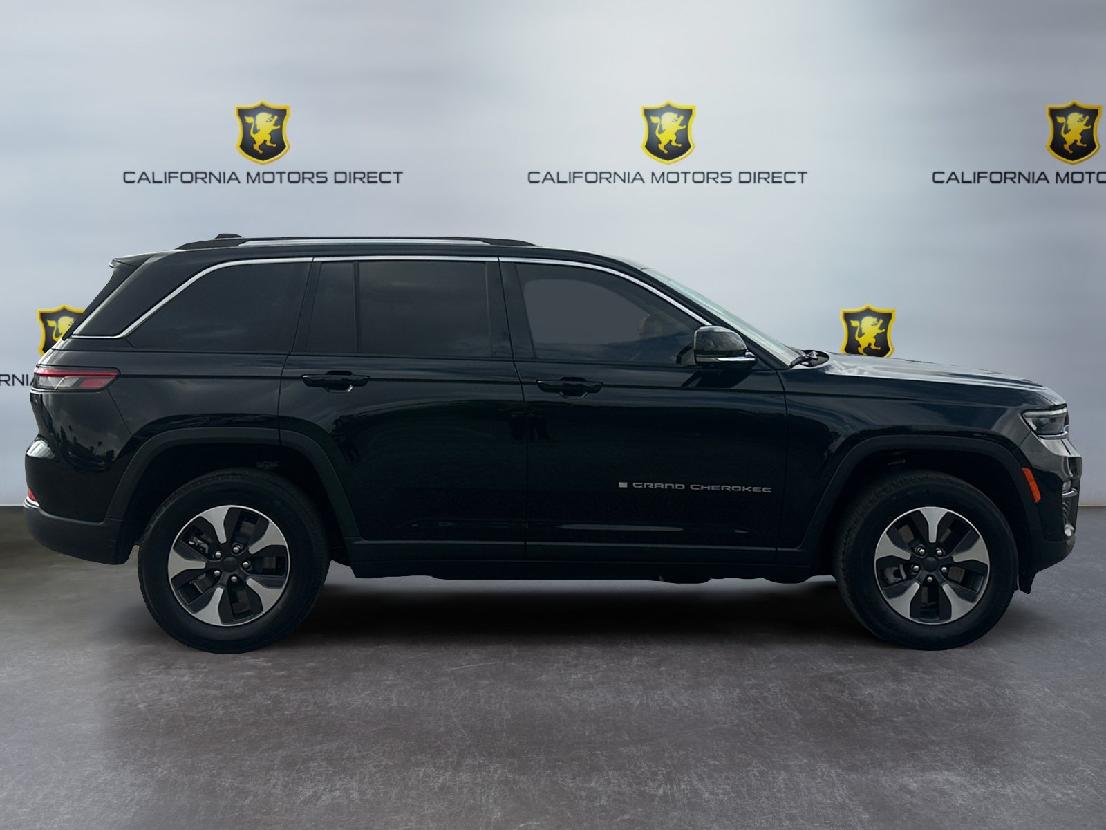Used 2023 Jeep Grand Cherokee 4WD 4xe w/ Luxury Tech Group II image 6