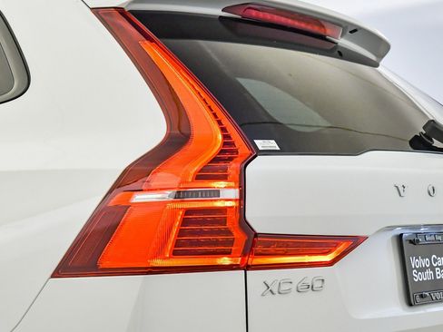 Certified 2025 Volvo XC60 T8 Plus w/ Protection Package Premier image 12