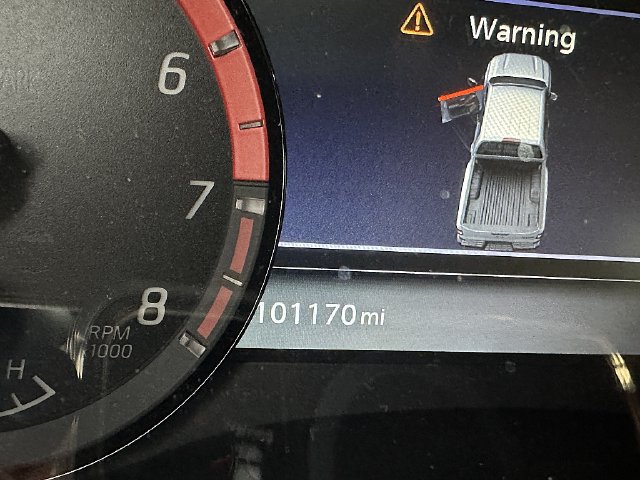 Used 2024 Nissan Frontier PRO-4X w/ Technology Package AWD/4WD image 8