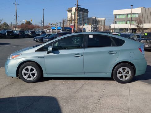 Used 2013 Toyota Prius One image 9