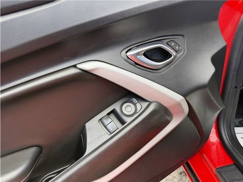 Used 2020 Chevrolet Camaro LT image 15