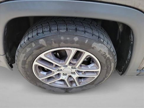 Used 2020 Jeep Compass Latitude FWD image 9