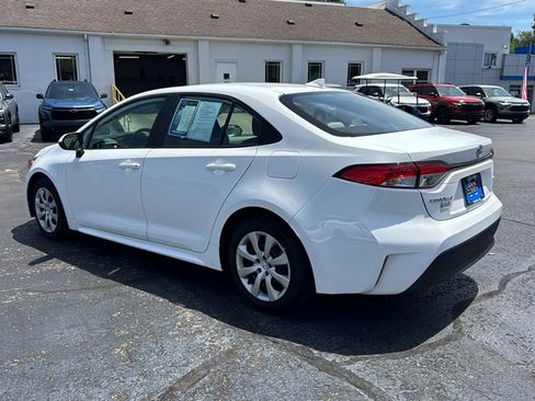 Used 2025 Toyota Corolla LE FWD image 6