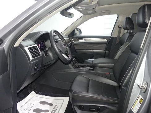 Used 2022 Volkswagen Atlas SE w/ Panoramic Sunroof Package FWD image 21
