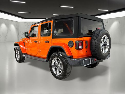 Used 2018 Jeep Wrangler Unlimited Sahara image 3